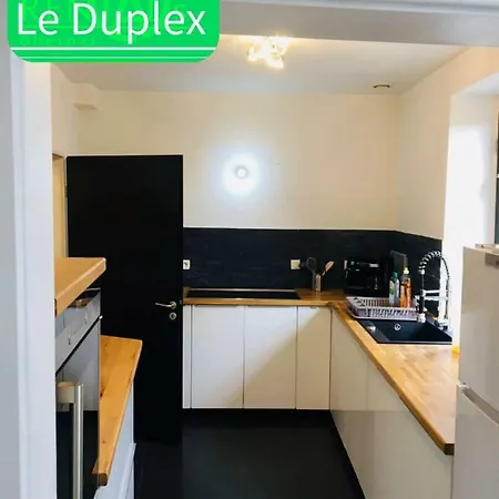 Le Duplex -- Old Town Apartment