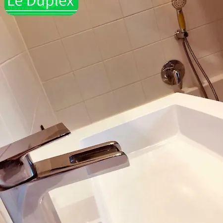 Le Duplex -- Old Town Apartment